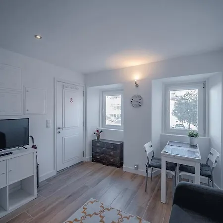 Perfect In * Lissabon